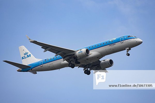 Passagierflugzeug von KLM  im Flug