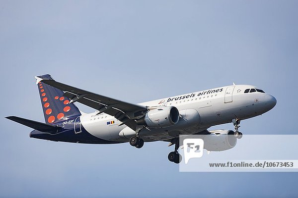 Passagierflugzeug von Brussels Airlines  im Flug