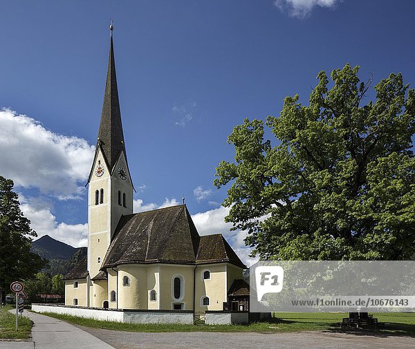 St. Leonhardskirche  Schliersee  Oberbayern  Bayern  Deutschland  Europa