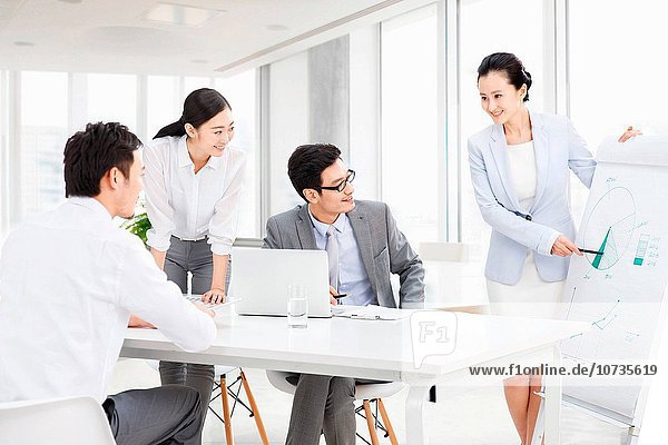 Teamwork Geschäftsbesprechung Zimmer Besuch Treffen trifft Business Konferenz