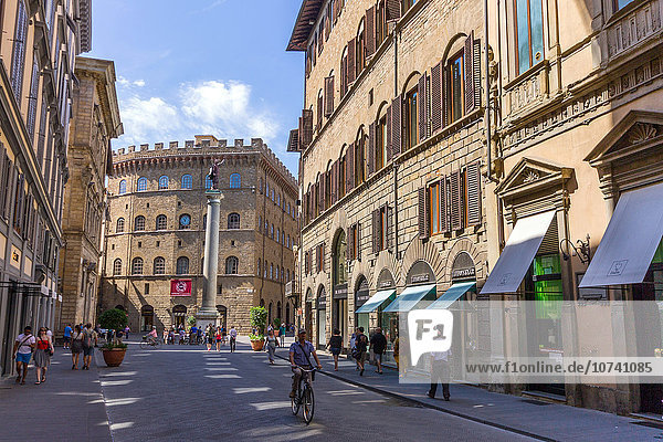 Italy  Tuscany  Florence  Santa Trinità square in background