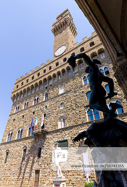 Italien  Toskana  Florenz  Palazzo Vecchio und Perseus-Statue