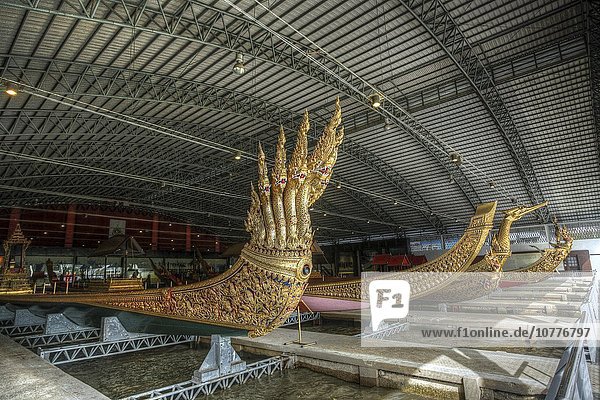 Drachenboote  königliche Barge vom thailändischen König  Royal Barges National Museum  Bangkok  Thailand  Asien