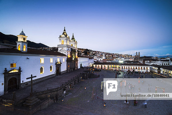 Plaza de San Francisco and Church and Convent of San Francisco at night  Old City of Quito  UNESCO World Heritage Site  Ecuador  South America