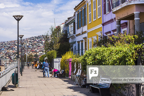 Bunte Häuser in Valparaiso  Provinz Valparaiso  Chile  Südamerika