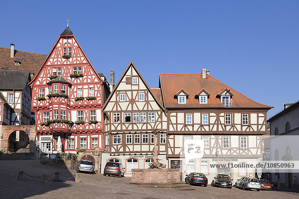 Marktplatz mit Fachwerkhäusern  Altstadt von Miltenberg  Franken  Bayern  Deutschland  Europa
