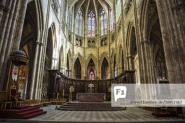 Innenraum der Kathedrale von Bordeaux  Aquitanien  Frankreich  Europa