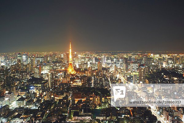 Stadtbildansicht mit Tokio Tower bei Nacht Tokio Japan