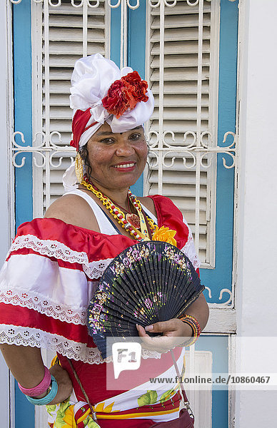 Frau im traditionellen Kleid,  Havanna,  Kuba,  USA