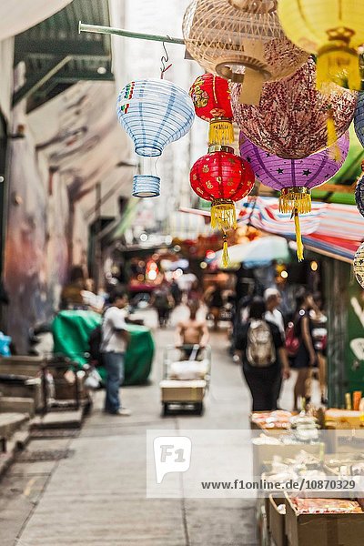 Marktstände und Einkäufer, Hongkong, China