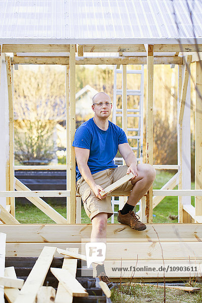 Finnland Keski-Suomi Jyvaskyla Man Gebäude Gewächshaus