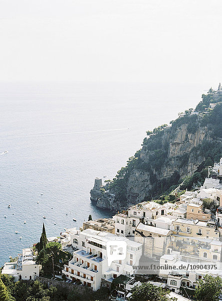 Italien  Amalfi  Positano  Stadtbild und Tyrrhenisches Meer
