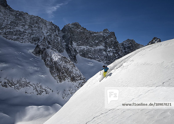 France  Isere  Les Deux Alps  Vallon de Selle  off-piste skiing