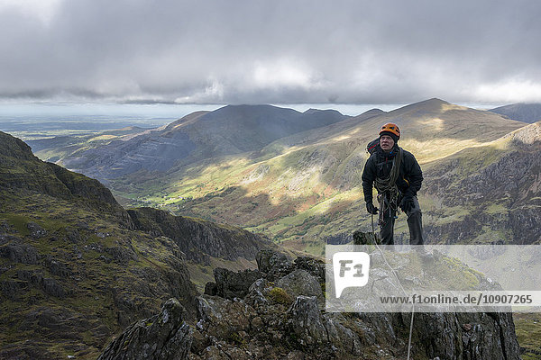 UK  North Wales  Snowdonia  Cwm Glas  Garnedd Ugain  Clogwyn y Parson  mountaineer