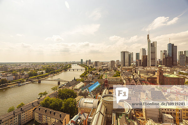 Deutschland  Hessen  Frankfurt  Stadtansicht mit Bankenviertel  Main