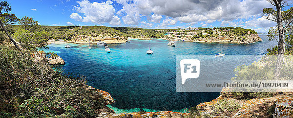 Spanien  Mallorca  Panoramablick auf die Bucht von Portals Vells