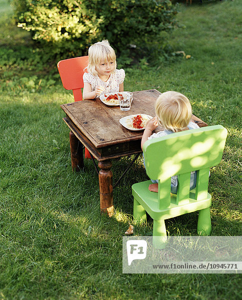 Kids eating in garden