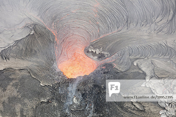 Luftaufnahme einer vulkanischen Landschaft
