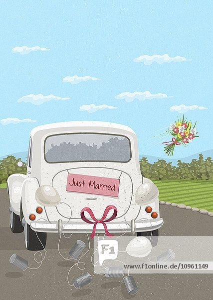 'Blumenstrauß wird aus Auto mit ''just married''-Schild geworfen'