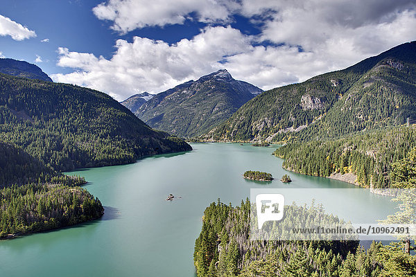 Diablo Lake  ein Stausee in den North Cascade Mountains im Norden des Staates Washington; Washington  Vereinigte Staaten von Amerika'.