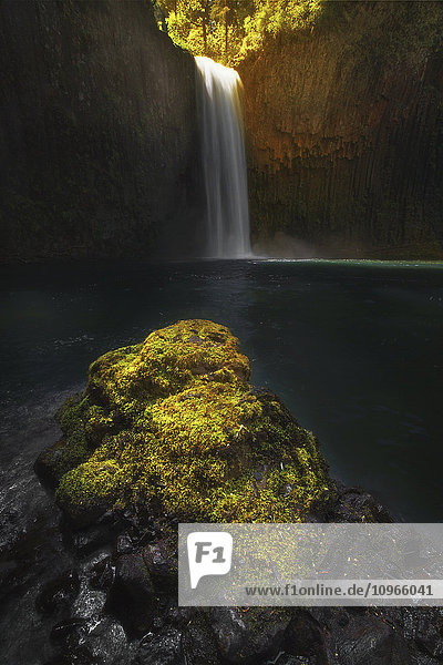 Abiqua Falls; Cascade Locks  Oregon  Vereinigte Staaten von Amerika'.