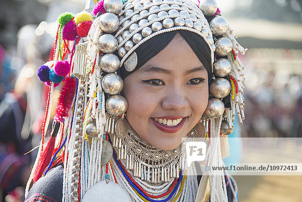 Tänzerin beim jährlichen Akka-Festival; Kentung  Myanmar