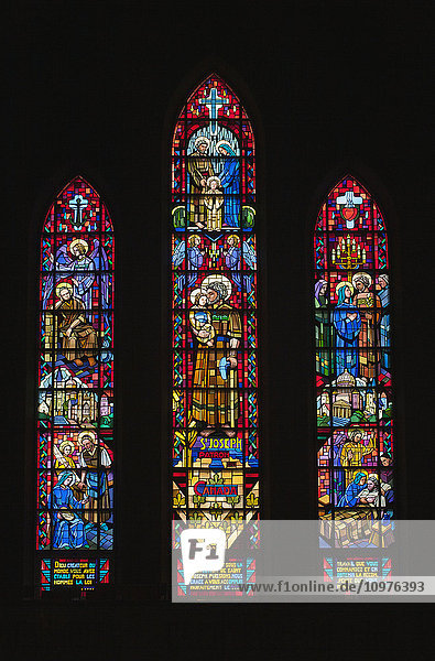 Glasfenster der Basilika-Kathedrale Saint-Michel; Sherbrooke  Quebec  Kanada'.