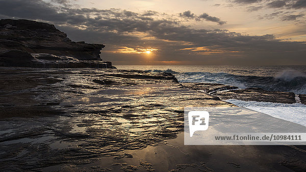 Australien  New South Wales  Maroubra  Küste am Abend