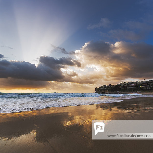 Australien  New South Wales  Strand bei Sonnenaufgang