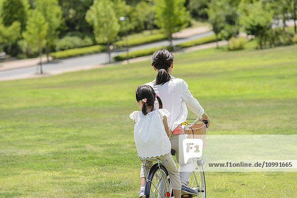 Japanese kid with mother at the park