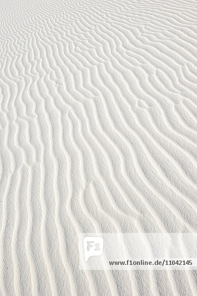Geriffelter weißer Sand  Vollrahmen