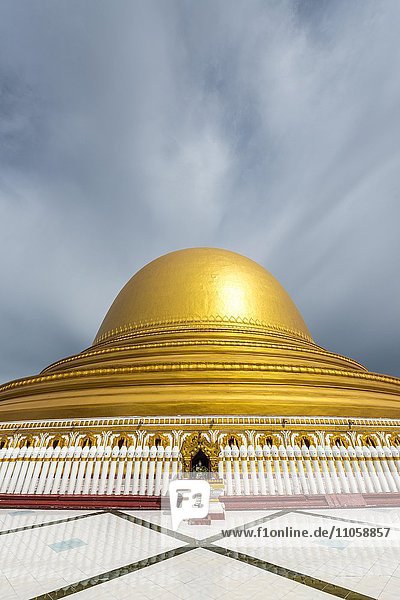 Kaunghmudaw pagoda or Yaza Mani Sula Kaunghmudaw or Rajamanicula Sagaing Region Myanmar Burma Asia