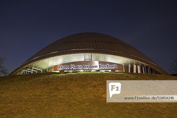 Zeiss Planetarium bei Nacht  Bochum  Ruhrgebiet  Nordrhein-Westfalen  Deutschland  Europa