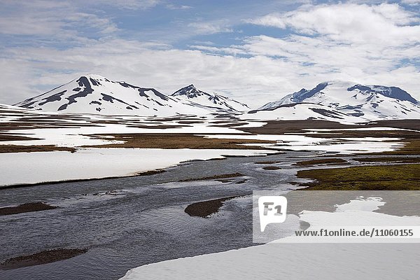 Winterliche Landschaft mit Vulkan Snaefell  östliches Hochland  Island  Europa