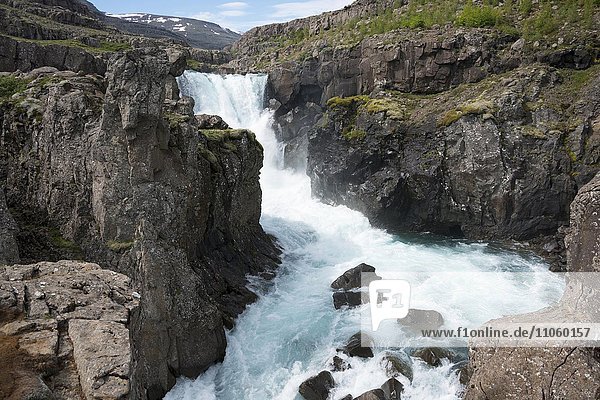 Wasserfall  Fluss Fossá í Þjórsárdal  Sudurland  Island  Europa