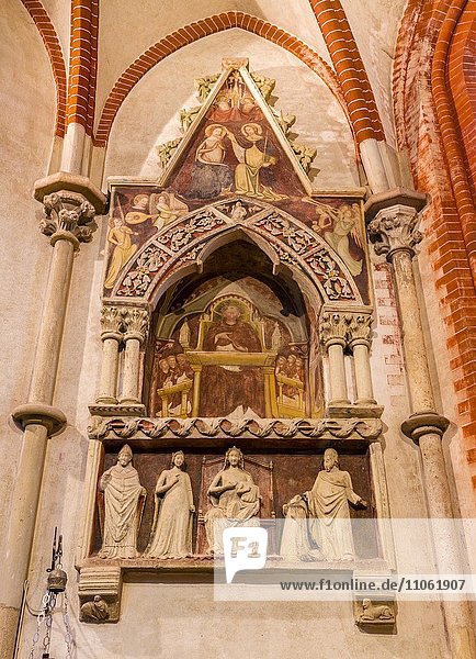 Grabmal von Abt Tommaso Gallo  1350  Basilika Sankt Andreas  Basilica di Sant'Andrea  Gotik  Vercelli  Piemont  Italien  Europa