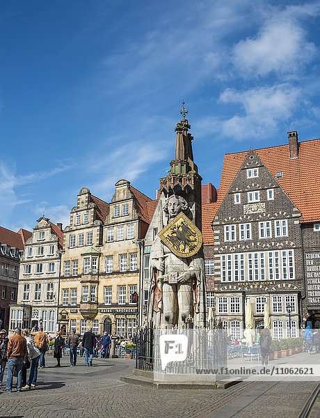 Wahrzeichen Bremer Roland  Rolandstatue auf dem Marktplatz  Altstadt  Bremen  Deutschland  Europa