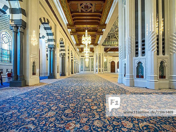 Große Sultan-Qabus-Moschee  Innenraum  Muscat  Maskat  Sultanat Oman  Golfstaat  Arabische Halbinsel  Naher Osten  Asien