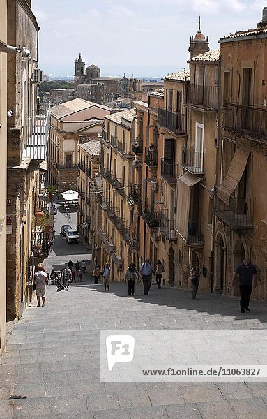 Lange Treppe von der Oberstadt in die Unterstadt  Caltagirone  Sizilien  Italien  Europa
