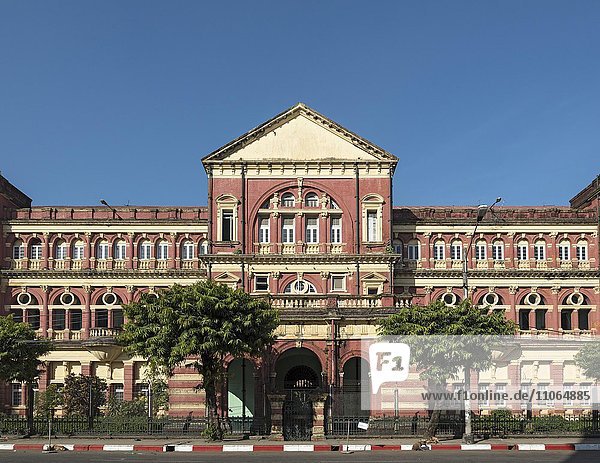 Oberster Gerichtshof in der Innenstadt von Yangon  Rangun  Myanmar  Asien