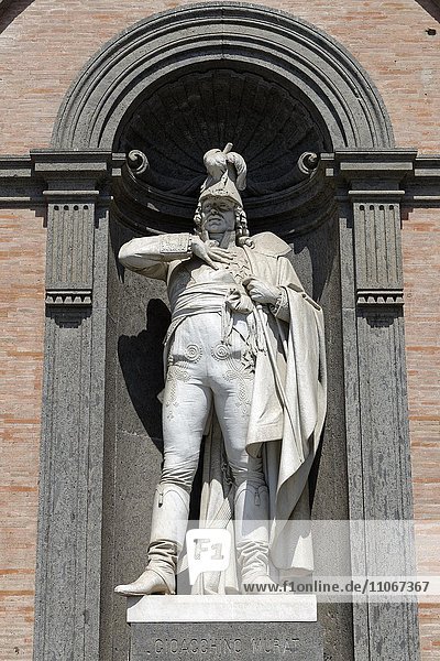 Joachim Murat  Joachim I.  König von Neapel  Statue in der Fassade des Palazzo Reale  Piazza del Plebiscito  Neapel  Kampanien  Italien  Europa