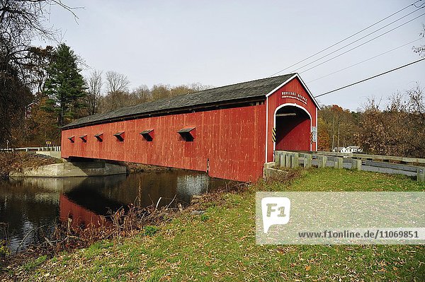 Old wooden bridge Red Covered Bridge over the Hoosic River  Buskirk  New York State  USA  North America