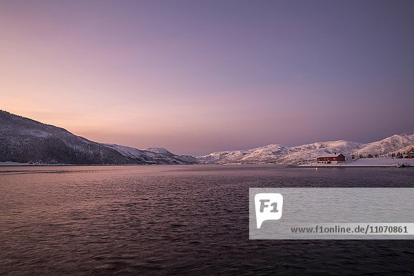 Stønnesbotn Fjord  Botnhamn  Insel Senja  Troms  Norwegen  Skandinavien  Europa