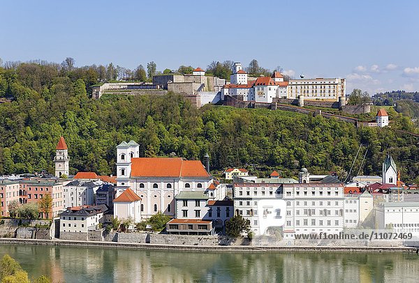 Blick vom Mariahilfberg, Kirche St. Michael in Altstadt, Inn und Veste Oberhaus, Passau, Niederbayern, Bayern, Deutschland, Europa