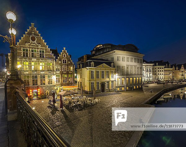 Gildehäuser in der Altstadt bei Nacht  Gent  Flandern  Belgien  Europa