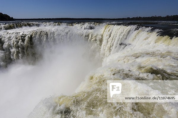 Garganta del Diabolo oder Teufelsschlund  Iguazú-Wasserfälle  Argentinien  Südamerika