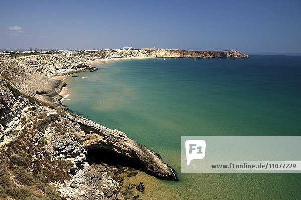 Felsküste und Strand bei Sagres  Algarve  Portugal  Europa