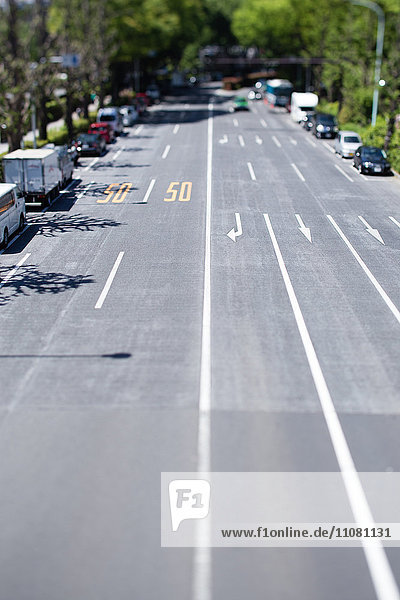 Tilt-Shift-Vogelperspektive einer Straße in Tokio  Tokio  Japan