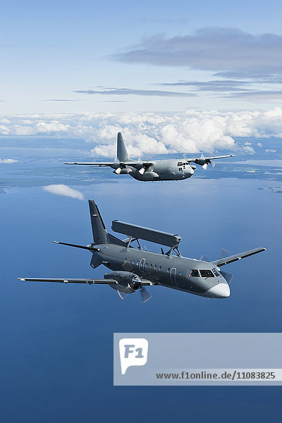 Militärische Flugzeuge