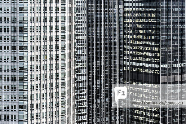Konzeptuell  Nahaufnahme  Vollbildansicht moderner Bürogebäude  Manhattan  NYC